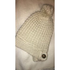Beautiful Beige Beanie 💋